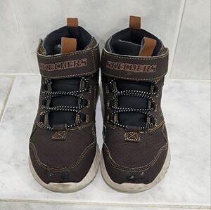 Skachers kids shoes in size 3 (used)